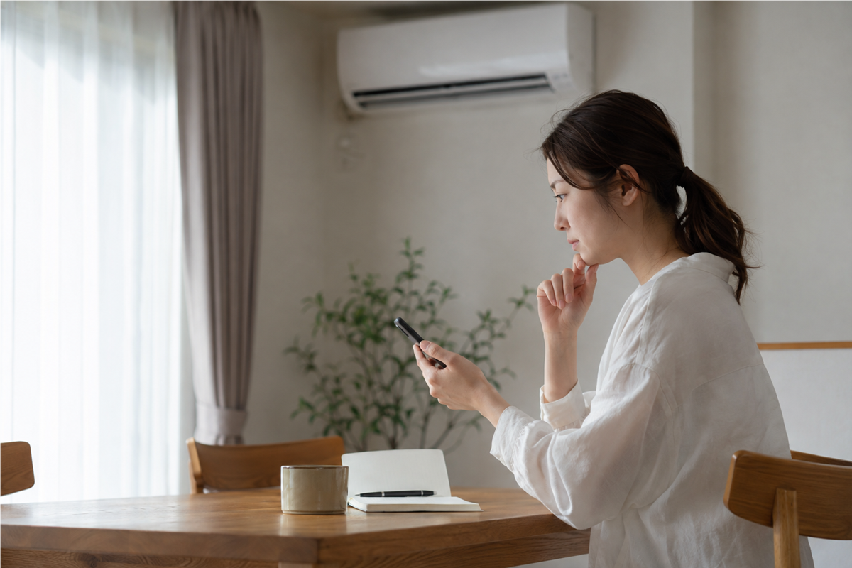 確認した内容を整理して点検相談を検討する様子